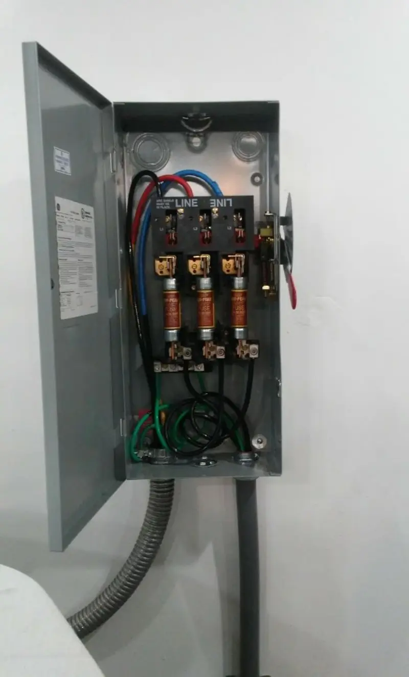 Three-phase disconnect switch installed for Electrical Wiring & Rewiring in Commercial